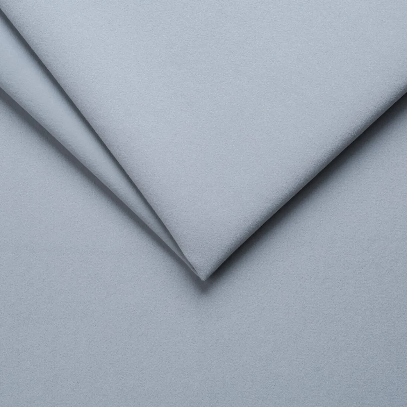Royal Velvet 18 Light Grey