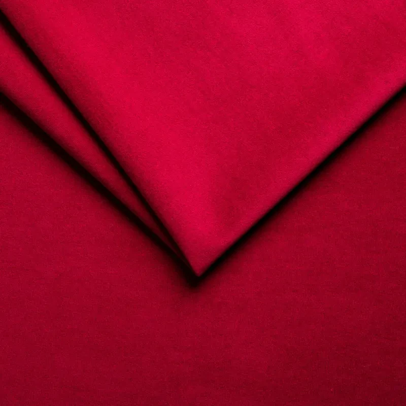 Laura 24 Ruby Red
